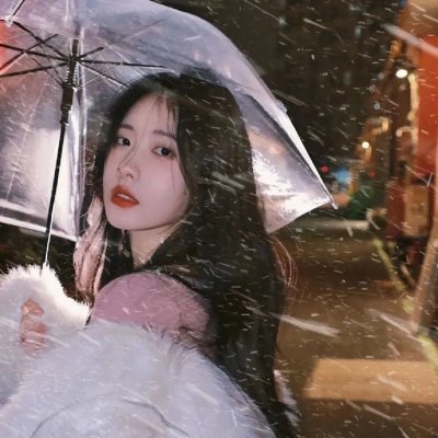 她与她的自画像